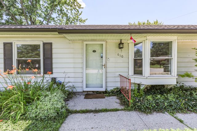 610 Holiday Drive, Fortville, IN 46040
