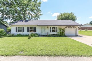610 Holiday Drive, Fortville, IN 46040