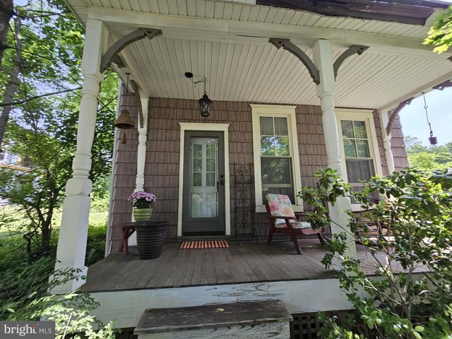 9039 EASTON RD, Ottsville, PA 18942