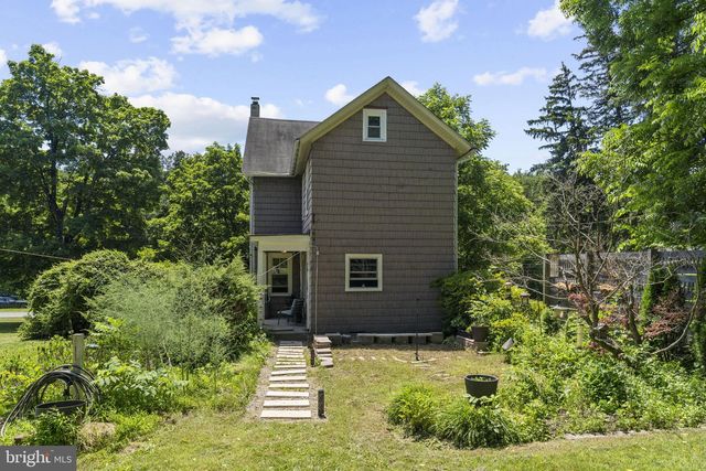 9039 EASTON RD, Ottsville, PA 18942
