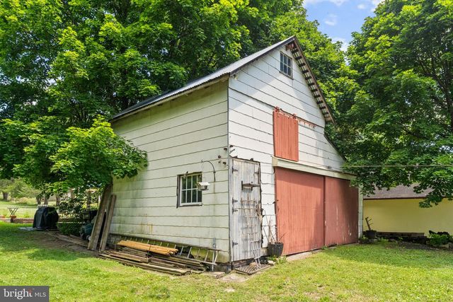 9039 EASTON RD, Ottsville, PA 18942