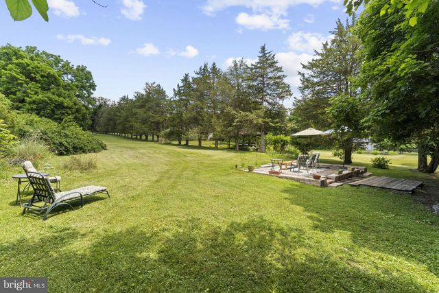 9039 EASTON RD, Ottsville, PA 18942