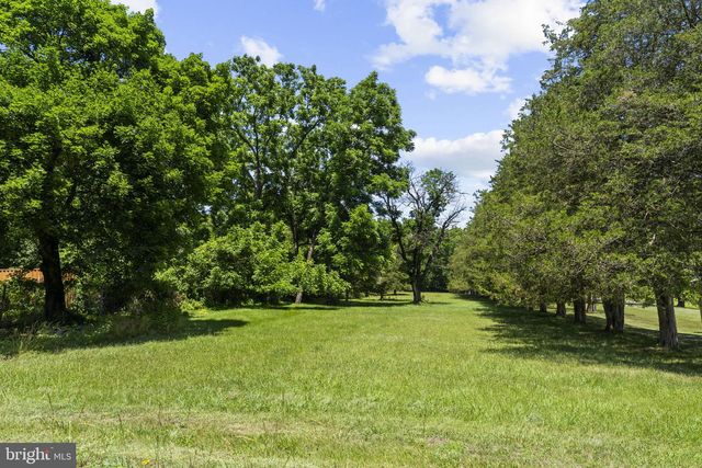 9039 EASTON RD, Ottsville, PA 18942