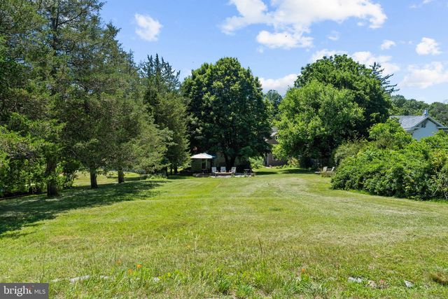 9039 EASTON RD, Ottsville, PA 18942