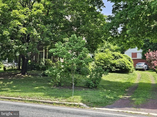 9039 EASTON RD, Ottsville, PA 18942