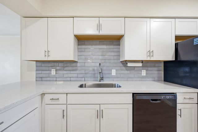 2421 W Anderson Avenue, Phoenix, AZ 85023