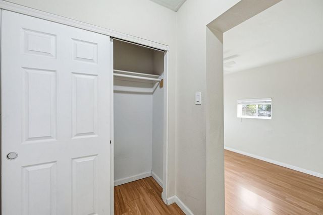 2421 W Anderson Avenue, Phoenix, AZ 85023