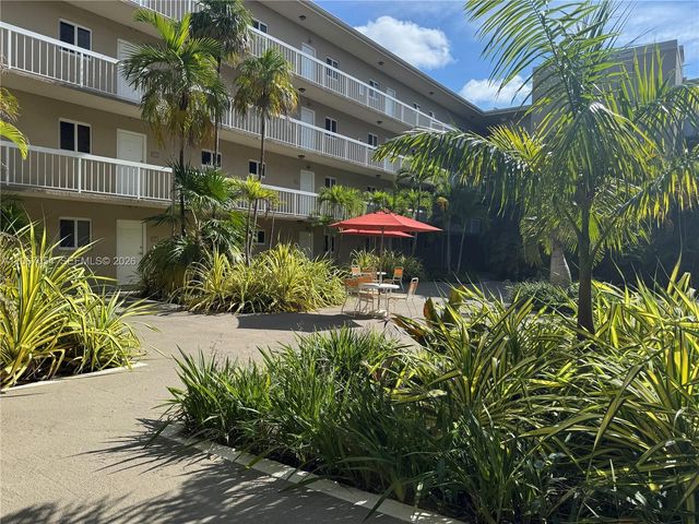7703 Camino Real A106, Miami, FL 33143
