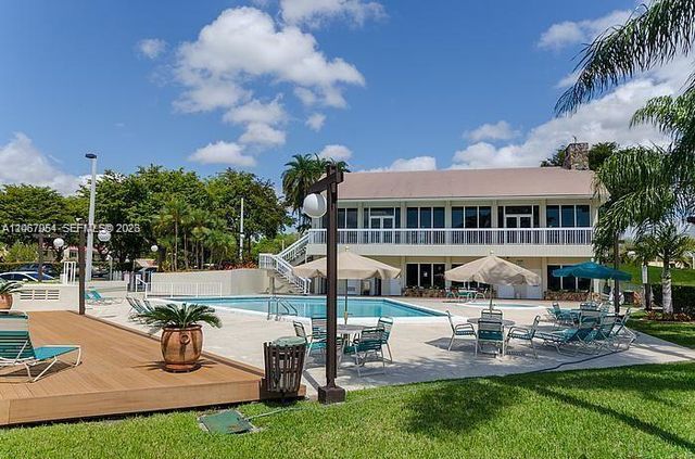 7703 Camino Real A106, Miami, FL 33143