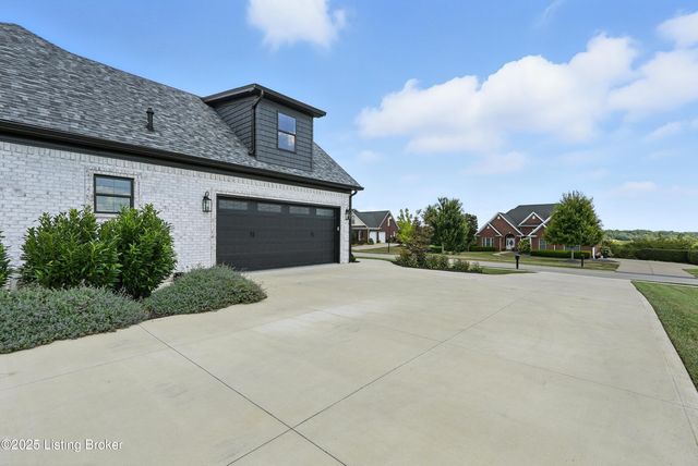 132 Laurel Dr, Bardstown, KY 40004