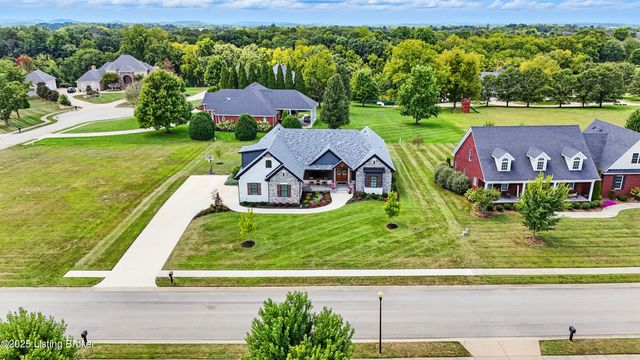 132 Laurel Dr, Bardstown, KY 40004