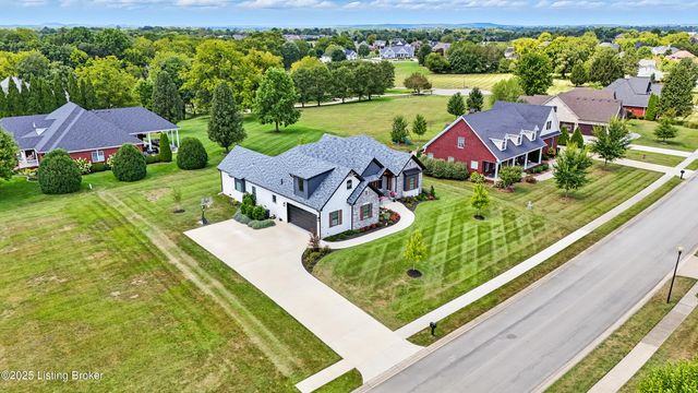 132 Laurel Dr, Bardstown, KY 40004