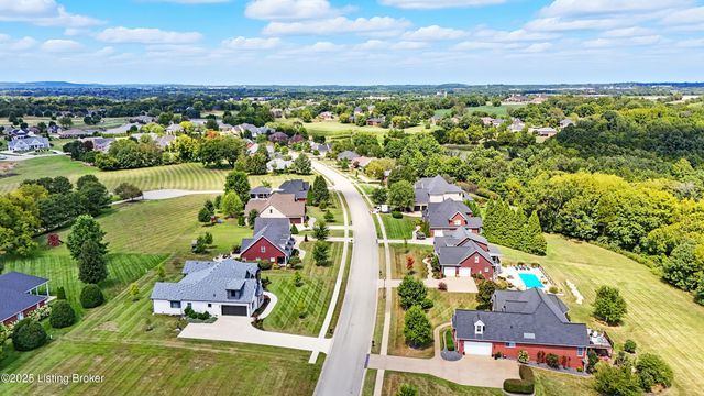 132 Laurel Dr, Bardstown, KY 40004