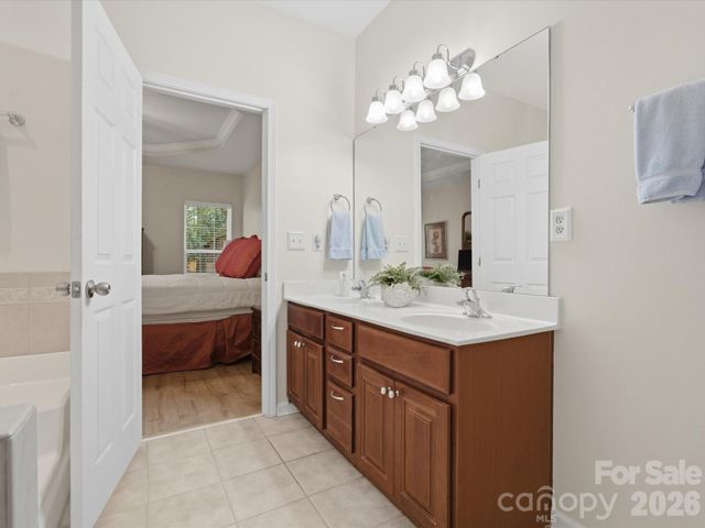 3208 Park South Station Boulevard, Charlotte, NC 28210