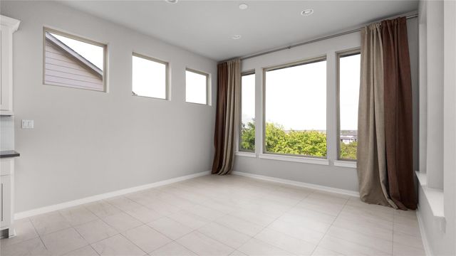 595 Dayridge DR, Dripping Springs, TX 78620