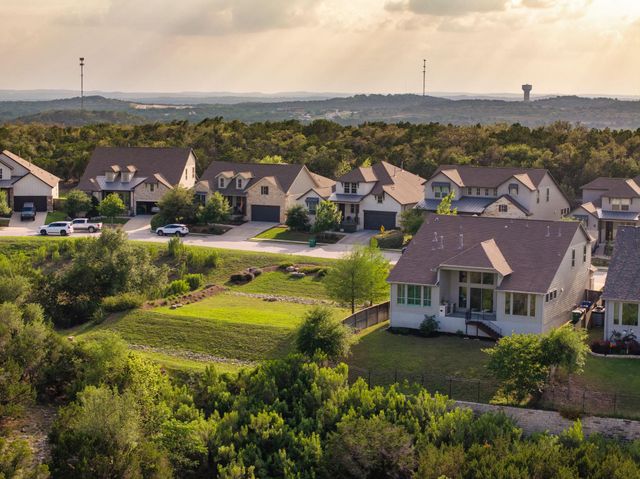 595 Dayridge DR, Dripping Springs, TX 78620