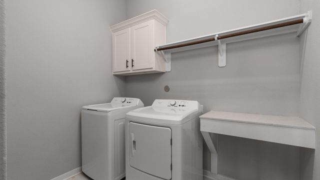 595 Dayridge DR, Dripping Springs, TX 78620