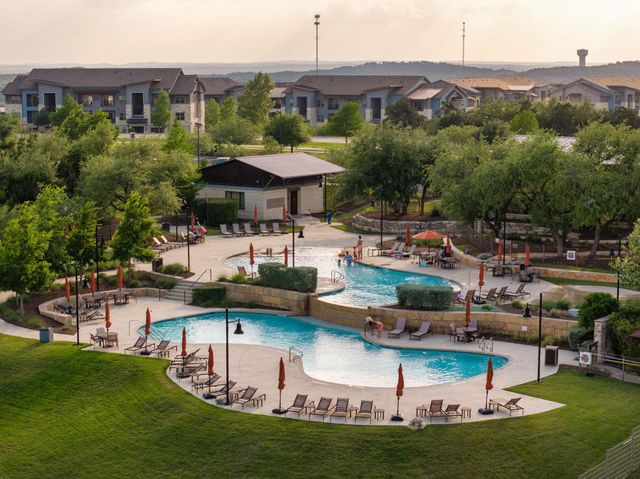 595 Dayridge DR, Dripping Springs, TX 78620