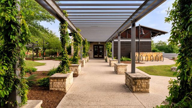 595 Dayridge DR, Dripping Springs, TX 78620