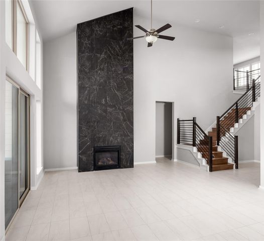 595 Dayridge DR, Dripping Springs, TX 78620