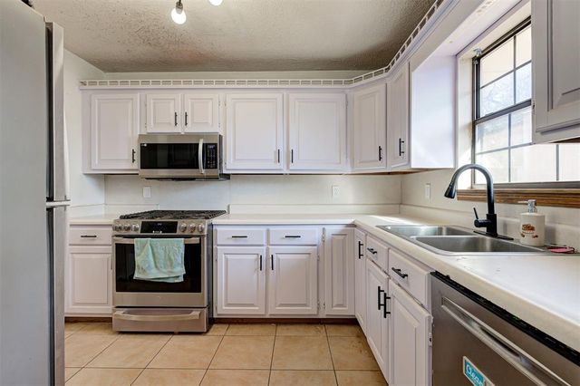 702 N 17th Street, Guthrie, OK 73044