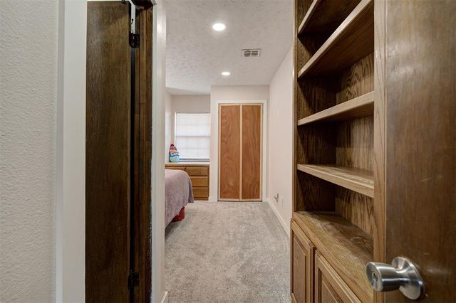 702 N 17th Street, Guthrie, OK 73044