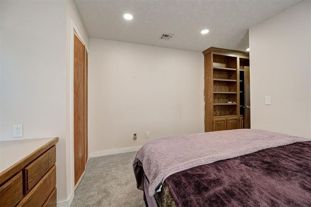 702 N 17th Street, Guthrie, OK 73044