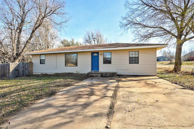 702 N 17th Street, Guthrie, OK 73044