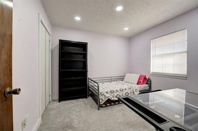 702 N 17th Street, Guthrie, OK 73044