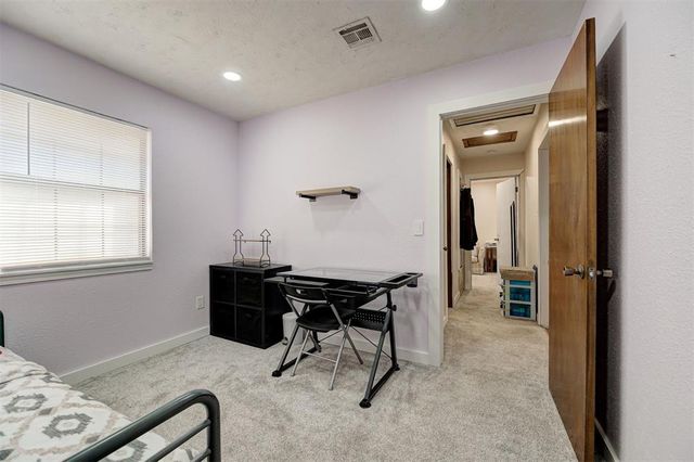 702 N 17th Street, Guthrie, OK 73044