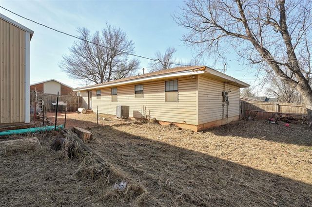 702 N 17th Street, Guthrie, OK 73044