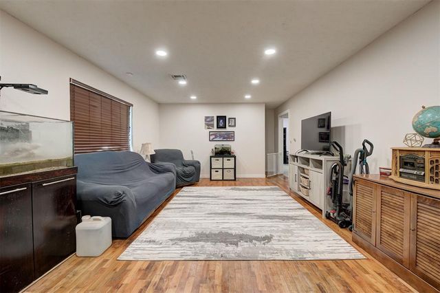 702 N 17th Street, Guthrie, OK 73044