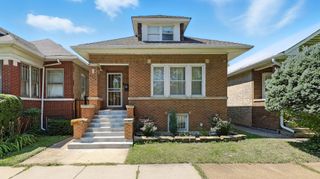 5242 N Kimball Avenue, Chicago, IL 60625