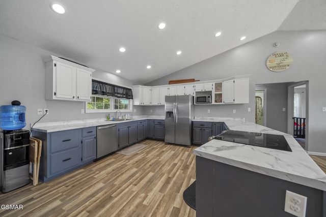 1033 Sunset View Road, Sevierville, TN 37876