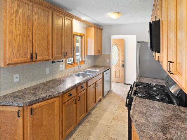 16469 Glengary Court W, Lakeville, MN 55068