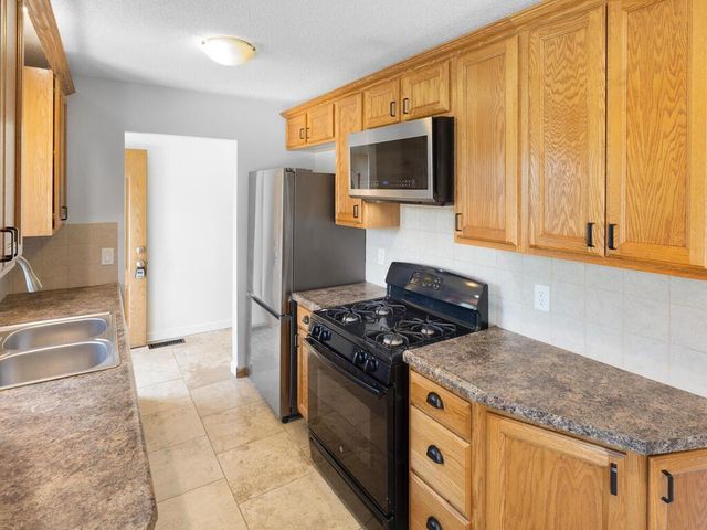 16469 Glengary Court W, Lakeville, MN 55068