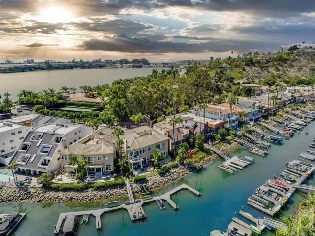 4529 Cove Drive 101, Carlsbad, CA 92008