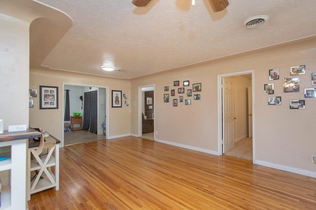 401 Fortuna Ave, Modesto, CA 95354