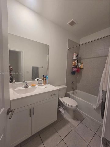 21124 NE 8th Ave, Miami, FL 33179