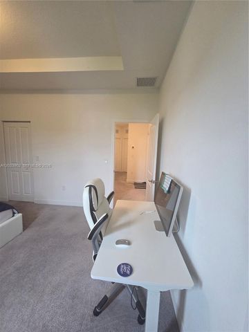 21124 NE 8th Ave, Miami, FL 33179