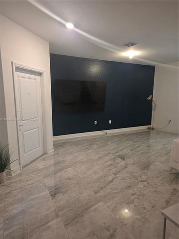 21124 NE 8th Ave, Miami, FL 33179