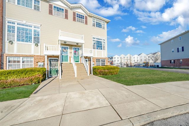 101 Surf Drive 23, Bronx, NY 10473