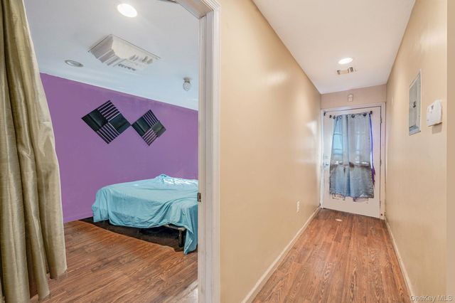 101 Surf Drive 23, Bronx, NY 10473