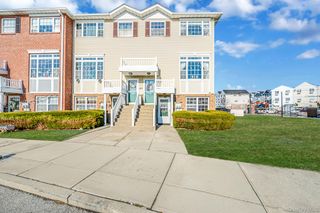 101 Surf Drive 23, Bronx, NY 10473