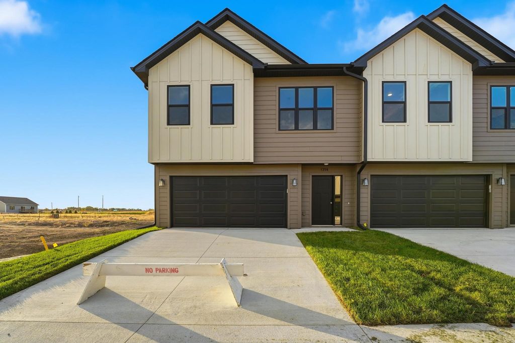 1356 Meadow Rose Place, Waukee, IA 50263