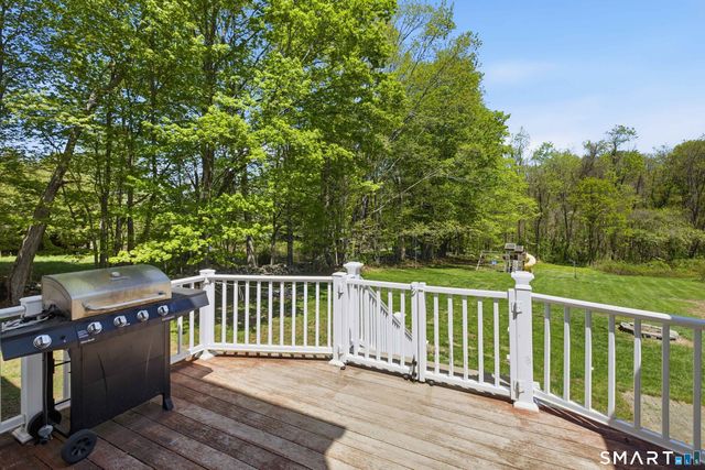 17 Wolfpits Road, Bethel, CT 06801