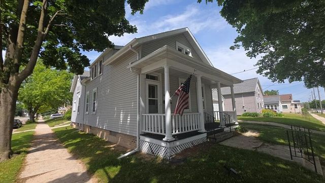 1120 Hamilton STREET, Manitowoc, WI 54220
