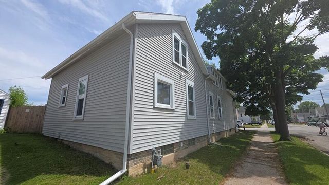 1120 Hamilton STREET, Manitowoc, WI 54220
