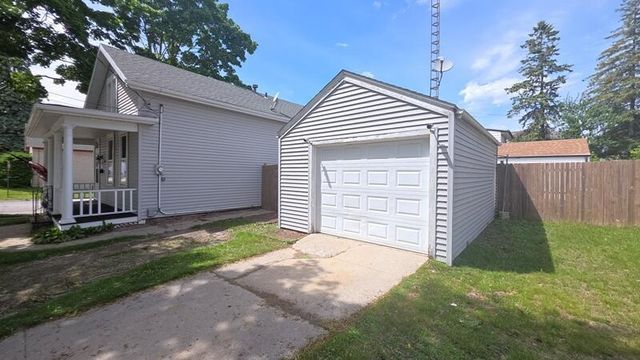1120 Hamilton STREET, Manitowoc, WI 54220
