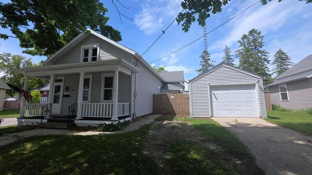 1120 Hamilton STREET, Manitowoc, WI 54220